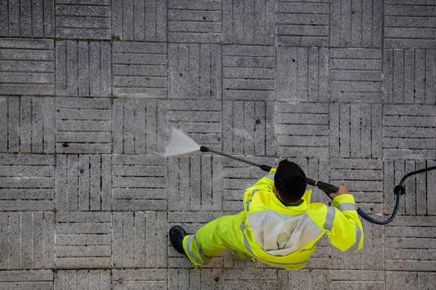 Choosing The Right Pressure Washer For Your Home