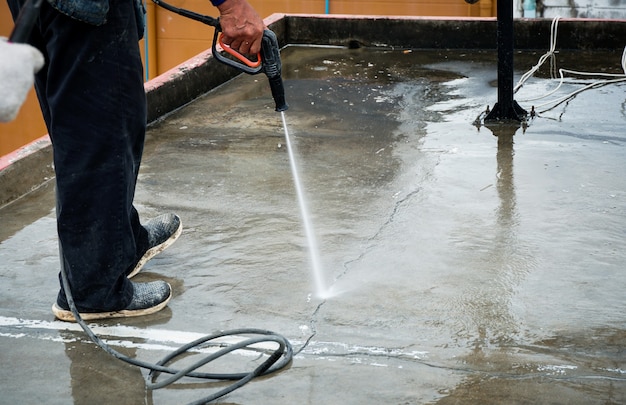 Concrete Cleaning With Pressure Washing: Dos And Don’Ts