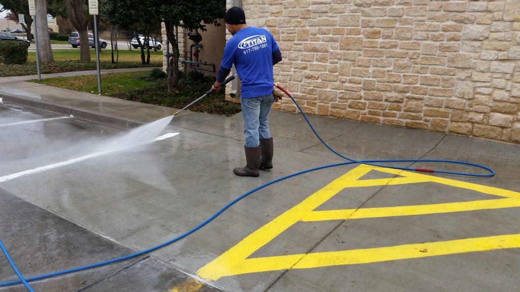 mastering-the-art-of-commercial-pressure-washing