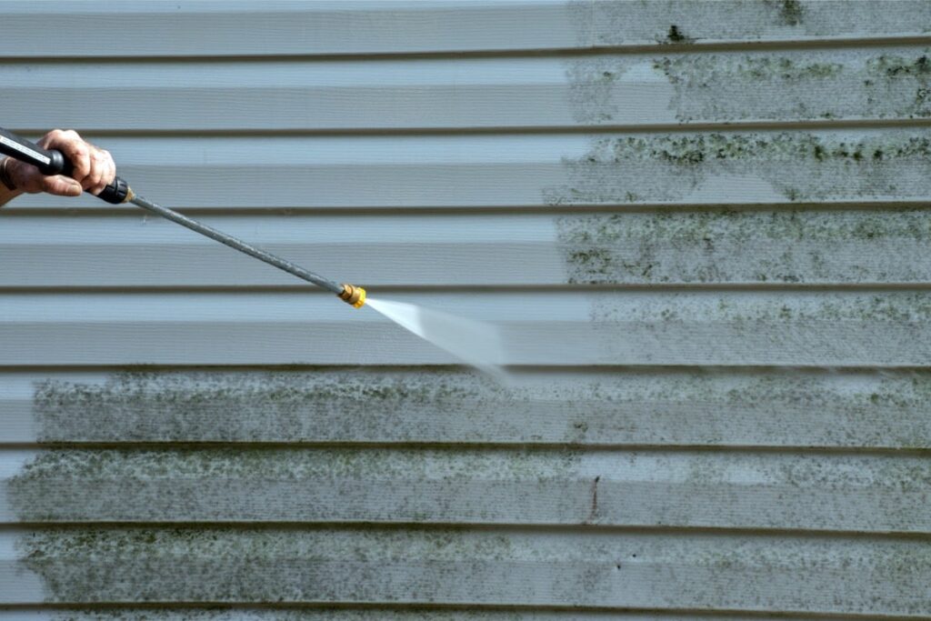 pressure-washing-techniques-for-vinyl-siding-a-diy-guide